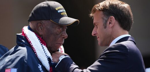 ​Macron podczas uroczystość w Normandii dziękował Ukrainie