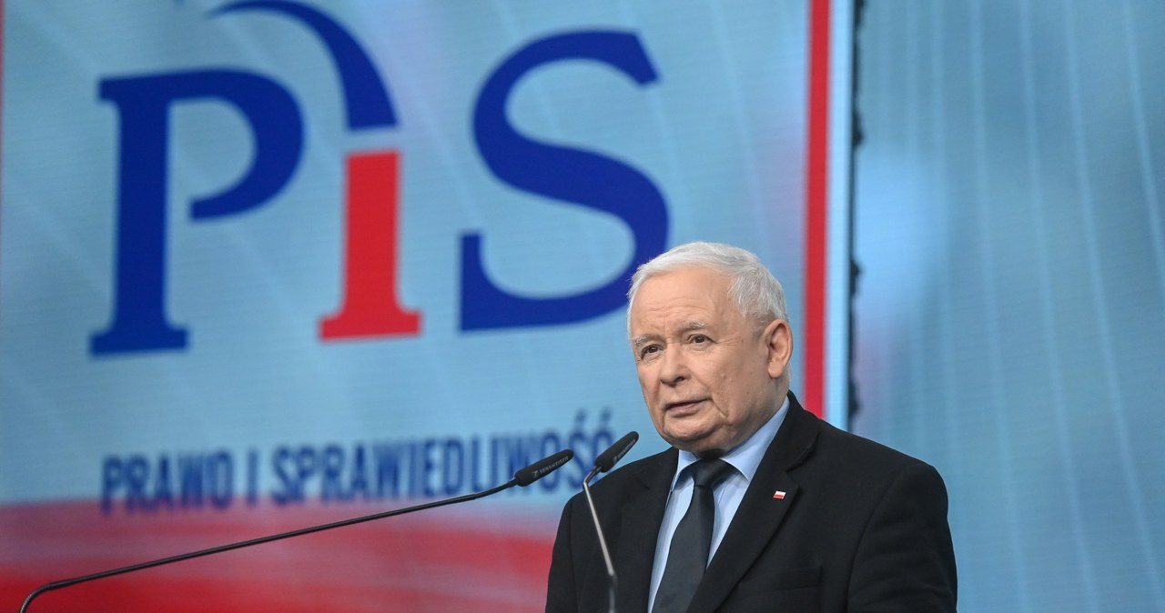 Jarosław Kaczyński stawił się przed komisją ds. afery wizowej [TRANSMISJA]