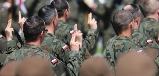 Więcej osób do wojska. MON zwiększa limit powołań