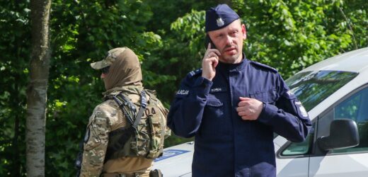 Szef policji na granicy z Białorusią: Wyposażenie funkcjonariuszy jest adekwatne do sytuacji
