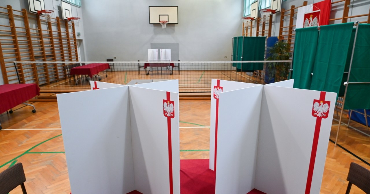 Polacy wybierają europosłów. Ruszyło głosowanie