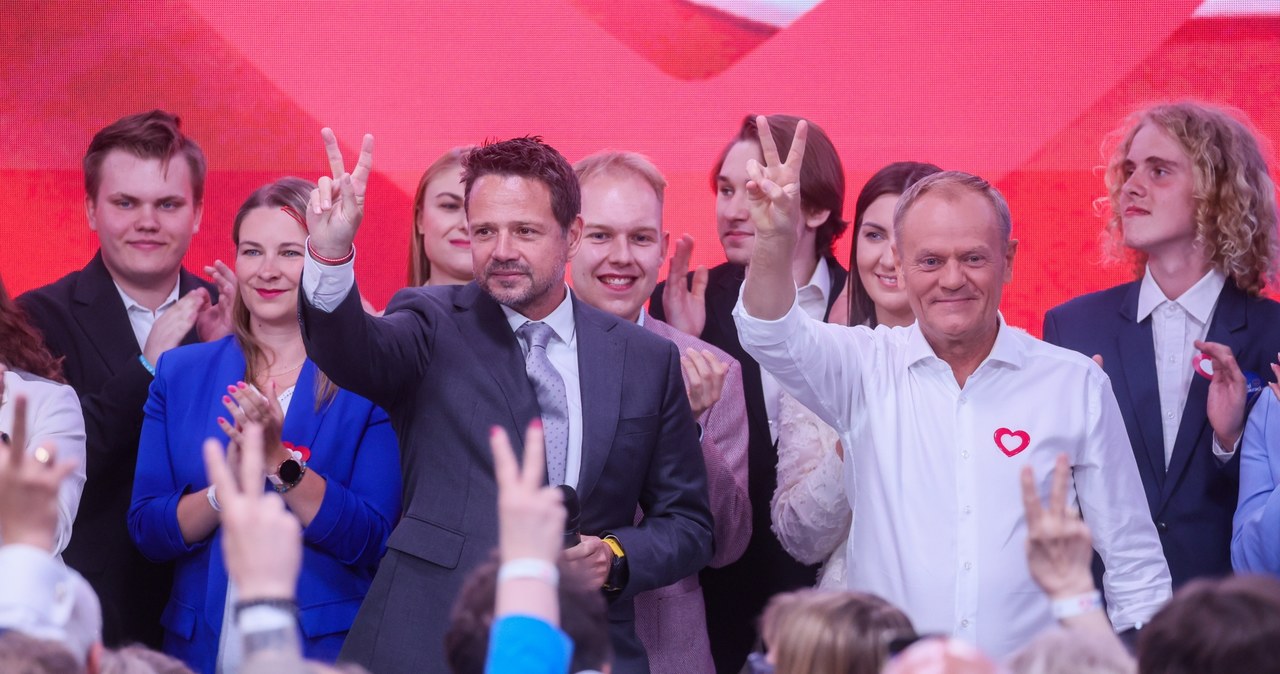 Znamy wyniki late poll. Zmalała przewaga KO nad PiS-em