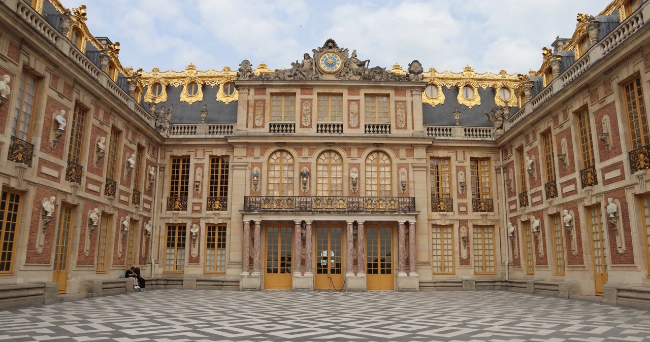 Pożar w Wersalu. Ewakuowano turystów