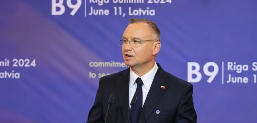 „Zaproszenie Ukrainy do NATO konieczne”. Duda na szczycie państw B9
