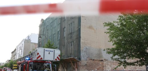 Runęła część opustoszałej kamienicy w Łodzi