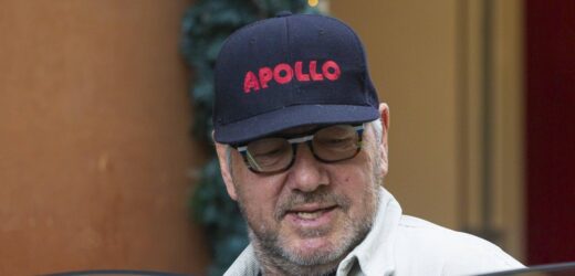 Karol III wspierał Kevina Spaceya. „Jestem za to ogromnie wdzięczny”