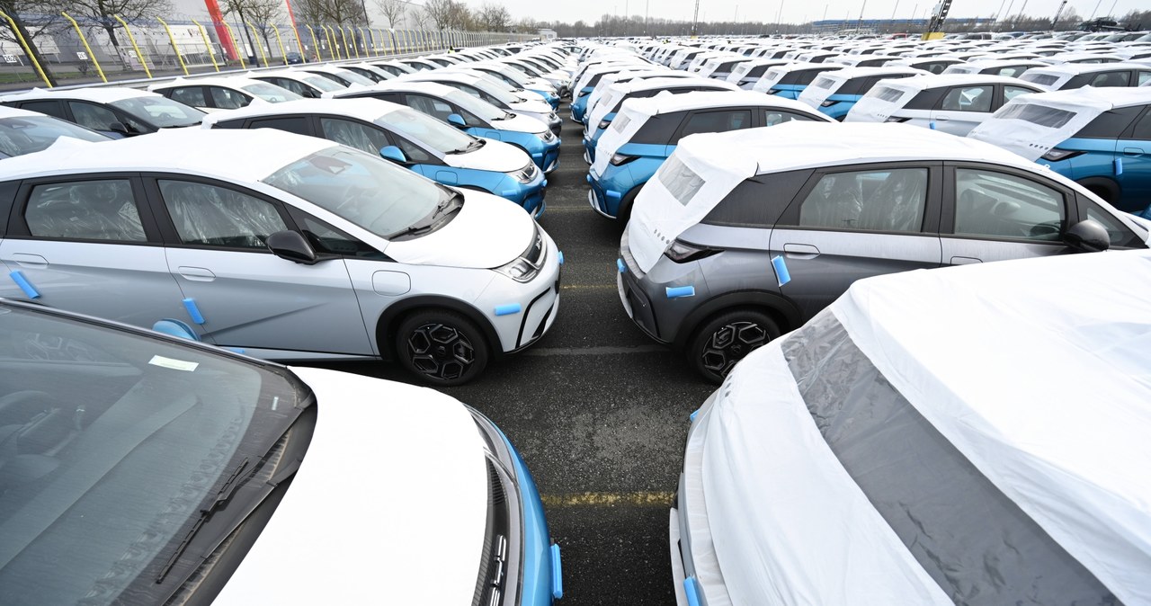 Spięcie o elektryki. UE wprowadza cła na chińskie samochody