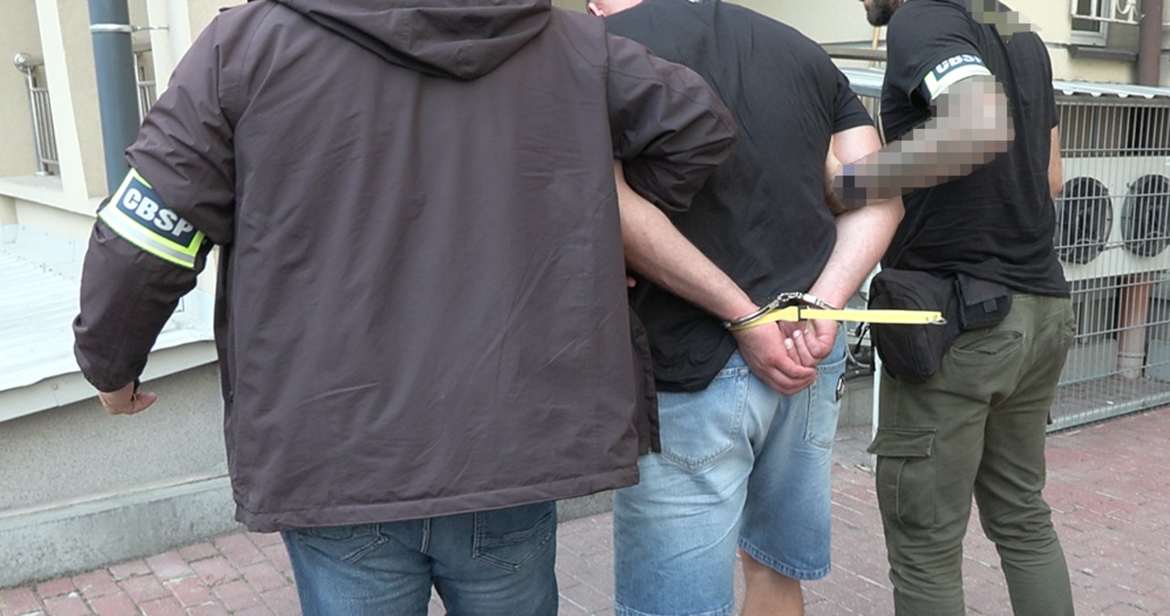 „Łowcy cieni” zatrzymali mężczyznę poszukiwanego trzema listami gończymi