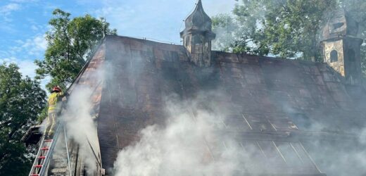 Pożar zabytkowego kościoła w Nowym Sączu. Spłonęło prezbiterium z XVII w.