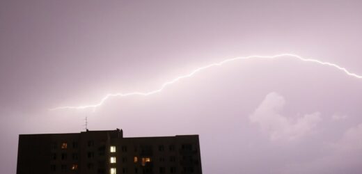 Burze i ulewy w sześciu województwach. IMGW ostrzega