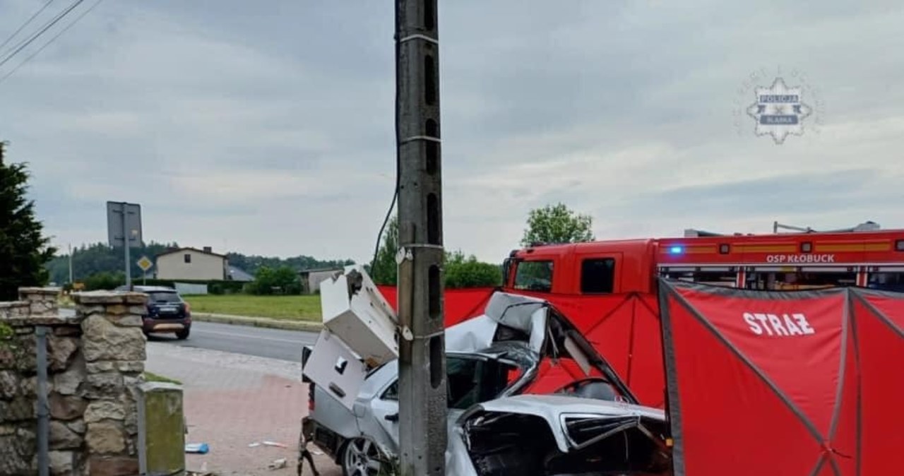 Mercedes uderzył w słup elektryczny. 18-latka zginęła na miejscu