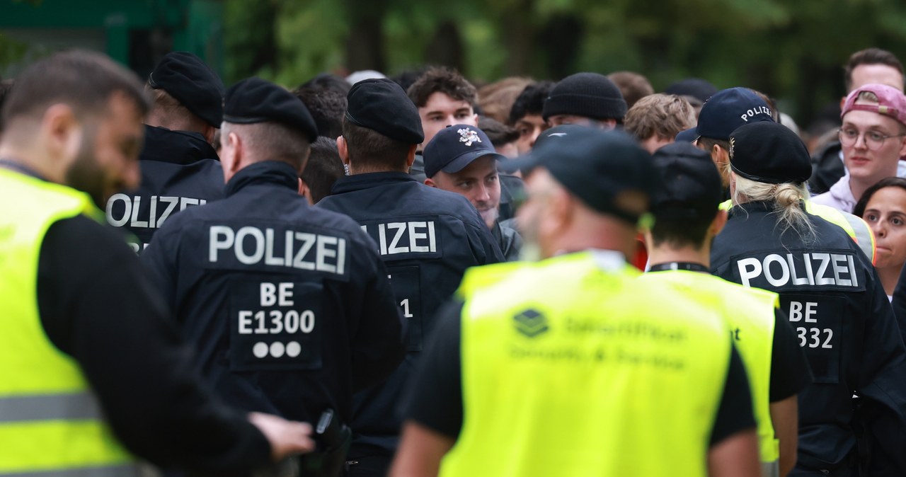Groził siekierą policjantom i kibicom. Przerażające zdarzenie przed meczem Polska – Holandia
