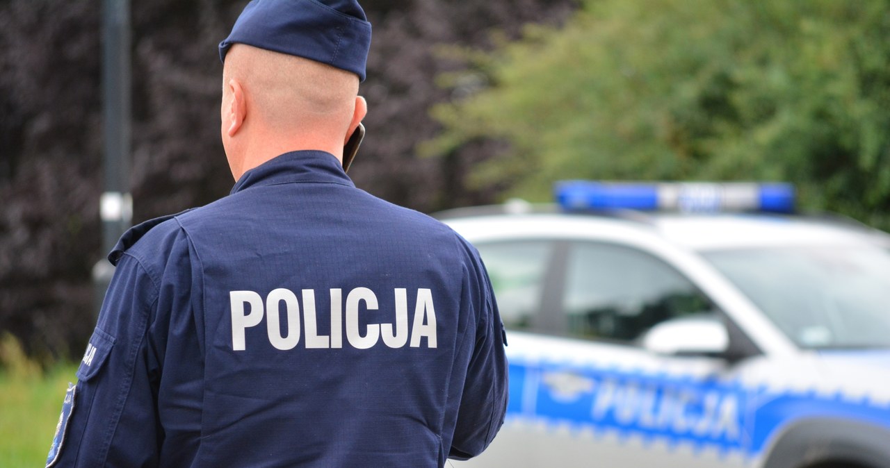 Policyjny pościg ulicami Łodzi. Kierowca porzucił auto, jest poszukiwany