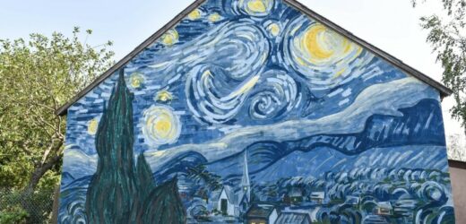 Polska wieś jak malowana. Domy zdobią najsłynniejsze dzieła van Gogha