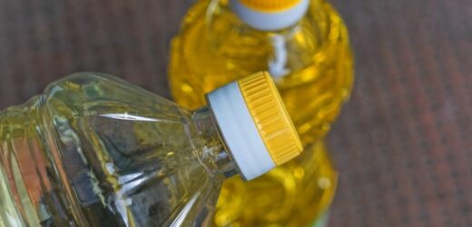 Ukryta funkcja zakrętki w butelce z olejem. Będzie wygodniej i oszczędniej!