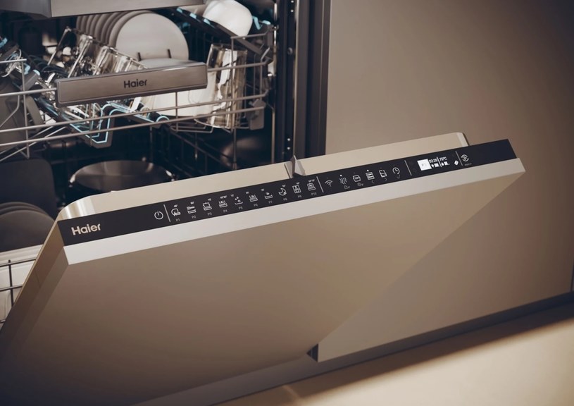 Więcej niż zwykła zmywarka? Sprawdzamy, jak działa system mycia w Haier i-Pro Shine
