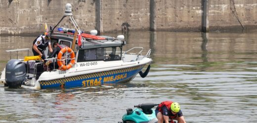 Jak ratuje się życie na wodzie? Ćwiczenia w Porcie Praskim