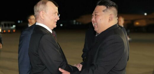 Jak dyktator z dyktatorem. Kim Dzong Un powitał Putina w Pjongjangu