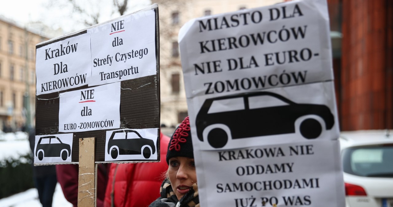 Uchwała o Strefie Czystego Transportu w Krakowie wciąż ważna. Radni przesunęli termin jej wejścia o rok