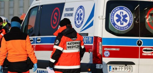 Ciała dwóch osób na klatce schodowej w Krakowie. Zatrzymano syna małżeństwa