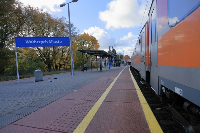 Nowa atrakcja Wałbrzycha wywołała niemałe kontrowersje. „Gigantyczna, zardzewiała dżdżownica”