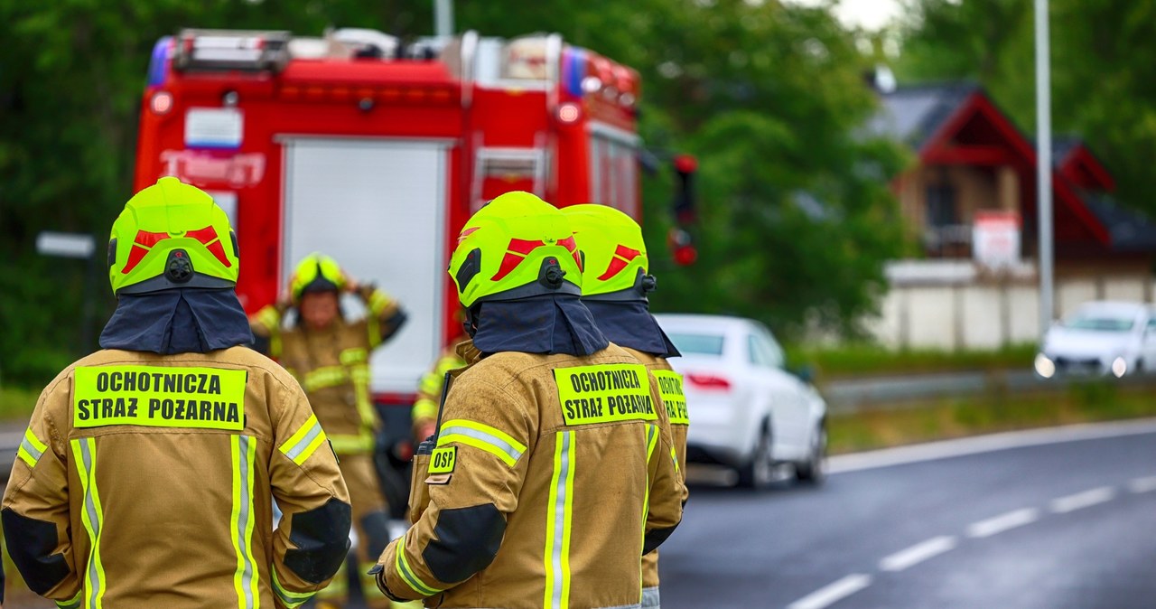 Pożar hali lakierniczej w Pcimiu. Apel o pozostanie w domach