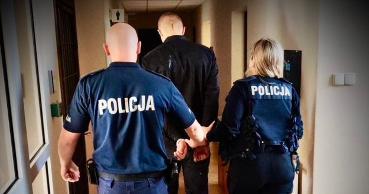 17-latek, który zaatakował nożem trzech kolegów, usłyszał zarzut