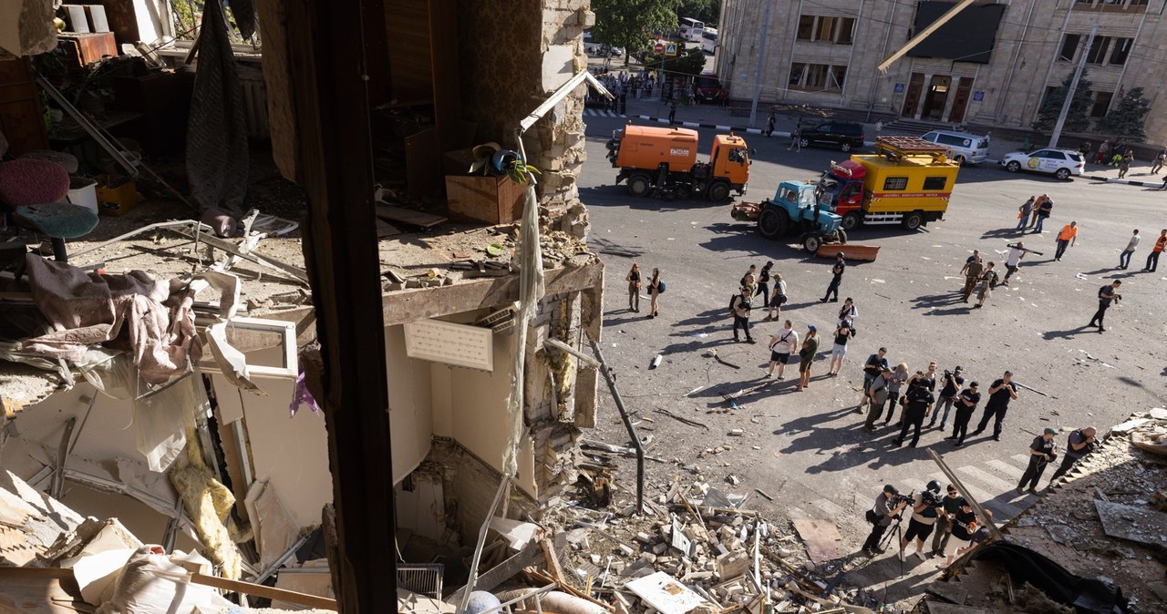 Zełenski: Od początku czerwca Rosja zrzuciła na Ukrainę ponad 2400 bomb