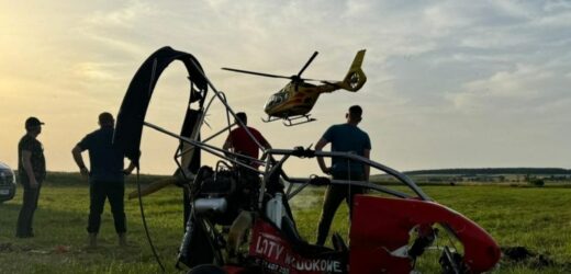 Motoparalotnia runęła na ziemię. Pilot i pasażerka poszkodowani