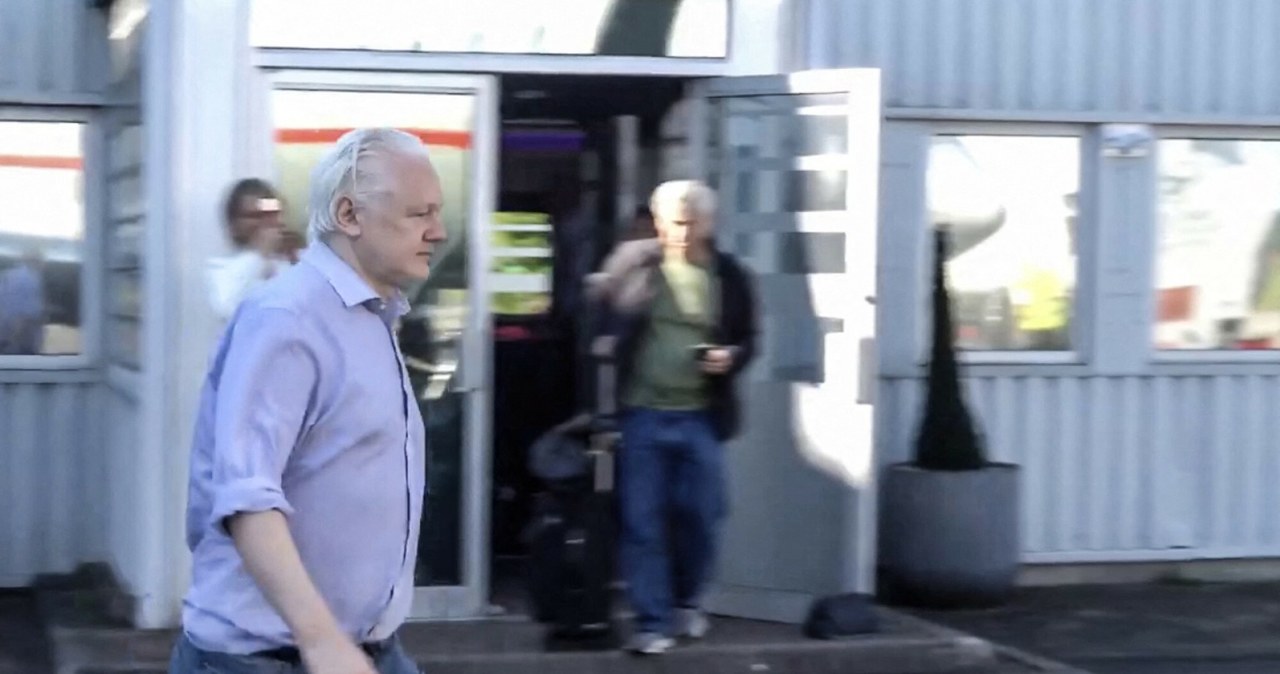 Założyciel Wikileaks Julian Assange na wolności