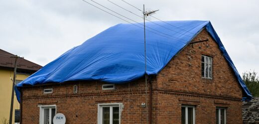 Podkarpacie: Ponad 700 uszkodzonych budynków po sobotnich burzach