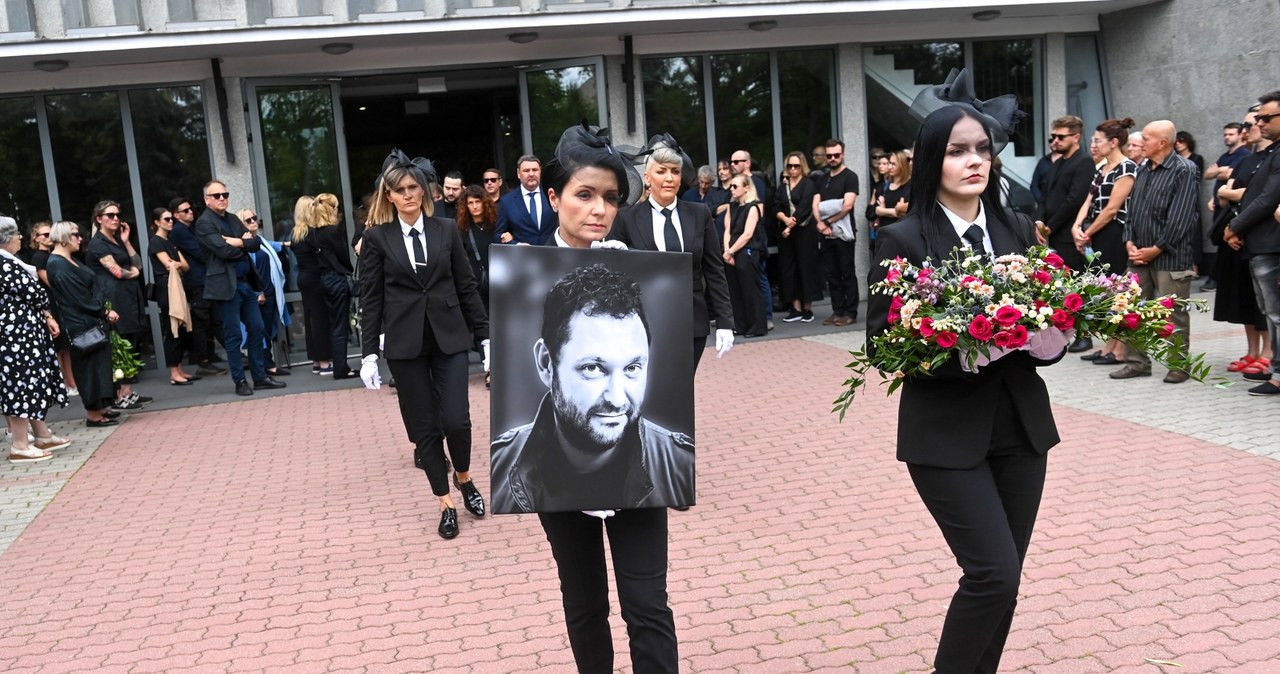Pogrzeb Arkadiusza Tomiaka. Wybitny operator spoczął na Powązkach