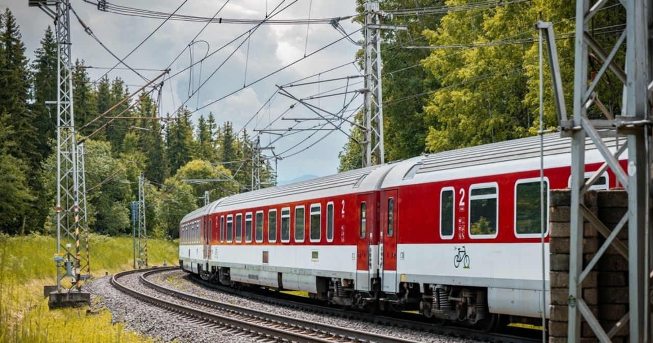 Słowacja: Pociąg zderzył się z autobusem. Cztery osoby nie żyją