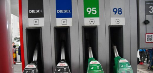 Tańsze tankowanie w wakacje. Znane stacje paliw ogłosiły promocje