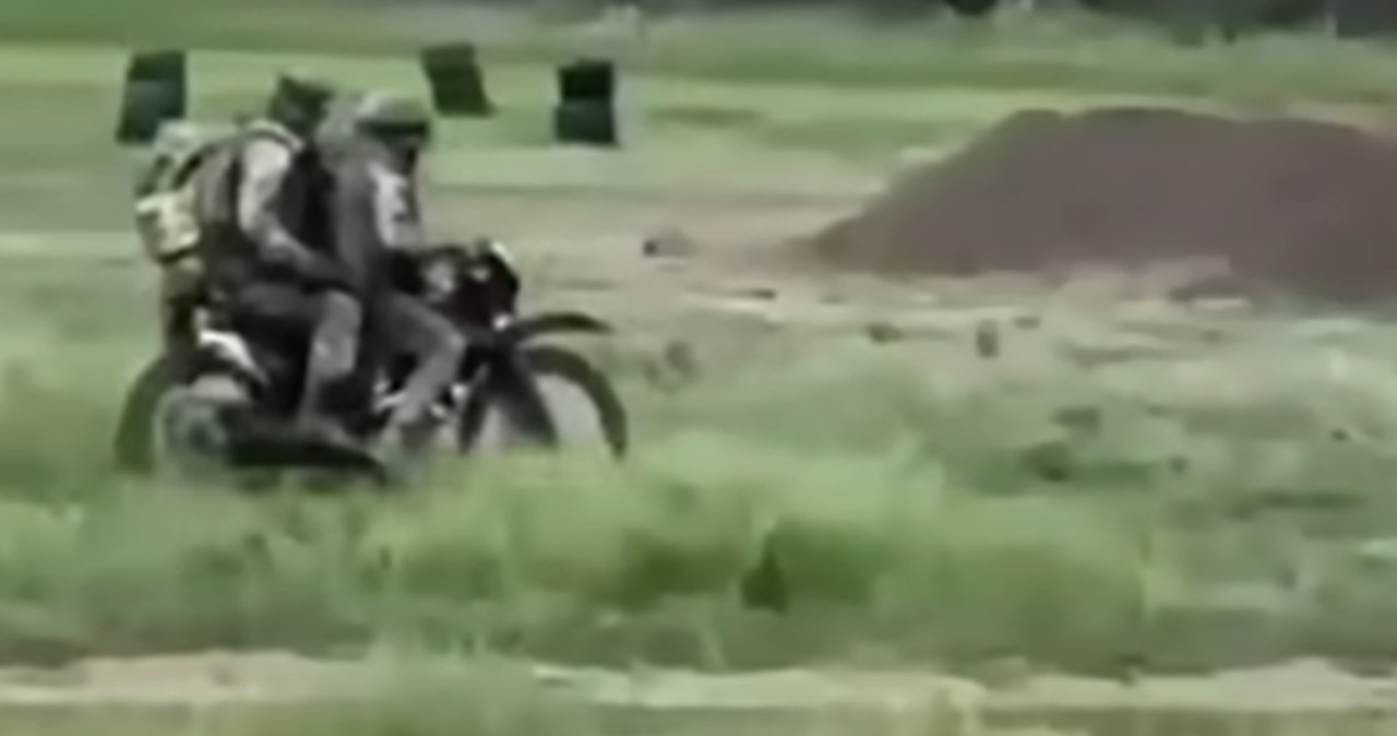 Bardzo zły pomysł Rosjan: Szturm motocyklem