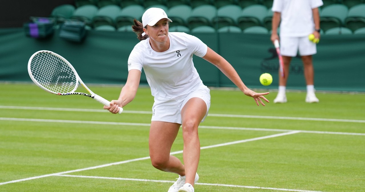 Świątek przed Wimbledonem: Zmianę nawierzchni zawsze trzeba przepracować