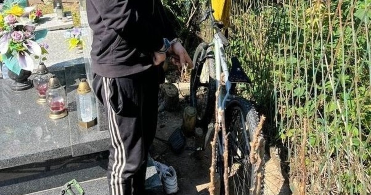 Skradziony rower ukrył… za grobem babci