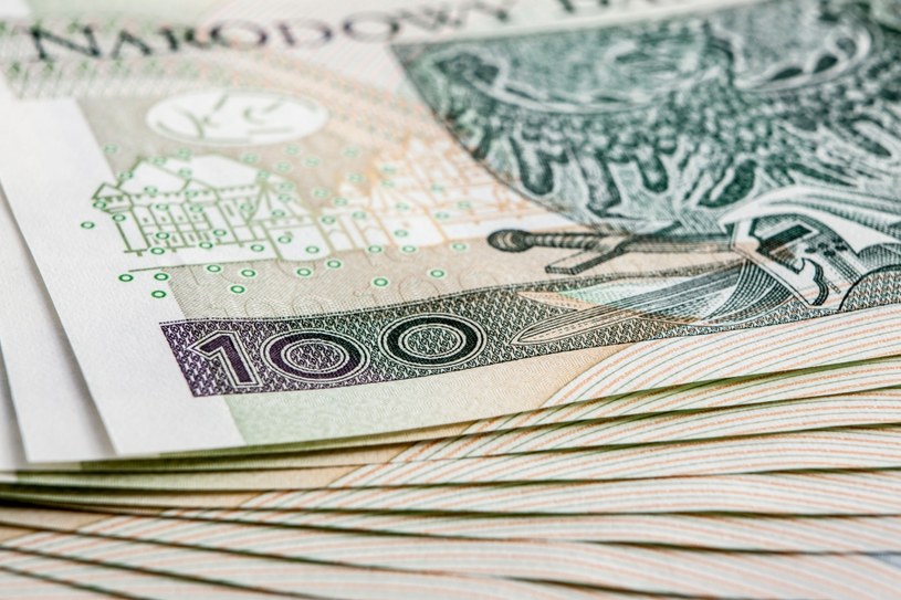 Jak zwiększyć świadczenie 300 plus o 100 zł? Rodzice nie mają pojęcia