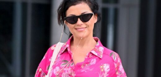 Ten element garderoby to must-have na plażę. Nosi go Katarzyna Cichopek