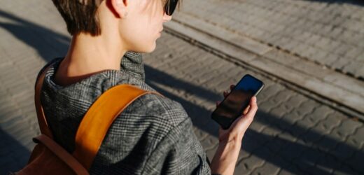Telefon parzy niczym wakacyjne słońce? Sposoby na przegrzaną elektronikę