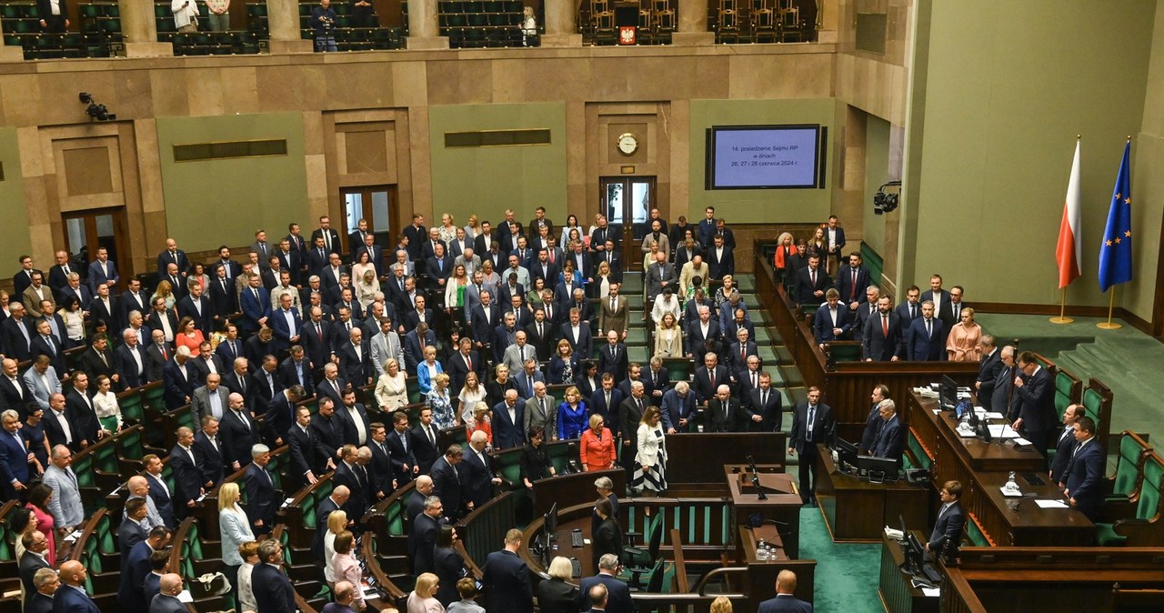 Taktyka obronna w polityce, czyli SERE
