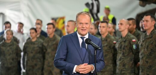 Donald Tusk spotkał się z żołnierzami w Jasionce