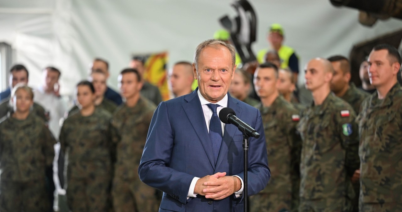 Donald Tusk spotkał się z żołnierzami w Jasionce
