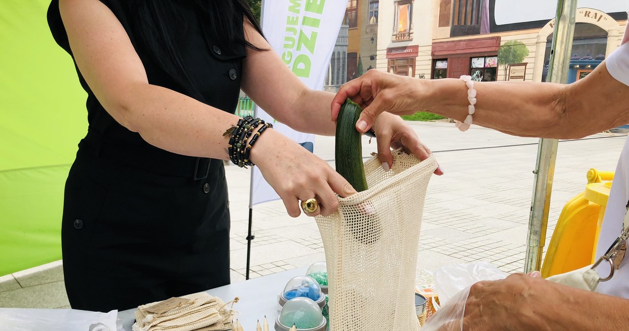 ​Zamień torby foliowe na materiałowe