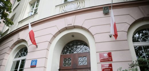Policja i prokuratura w siedzibie KRS. Są nowe informacje