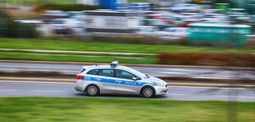 Kosiarka odcięła palec. Nietypowa interwencja policji