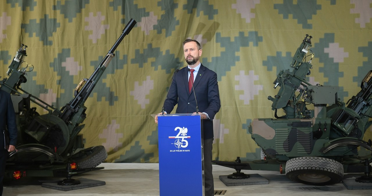 Szef MON wyśmiewa plotki o obniżeniu budżetu na obronność. Mamy „rekord rekordów”