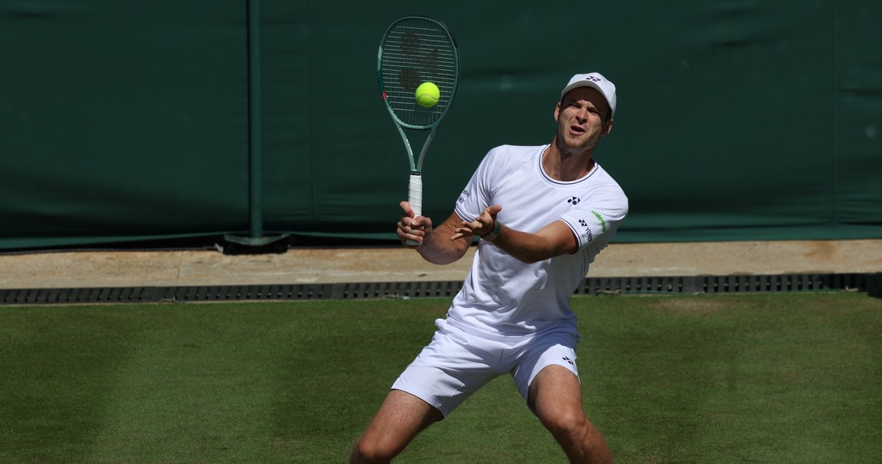 Dramatyczne sceny na Wimbledonie. Hubert Hurkacz skreczował
