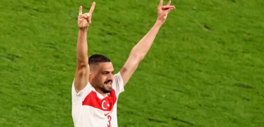 Merih Demiral zawieszony na dwa mecze za tzw. wilczy salut