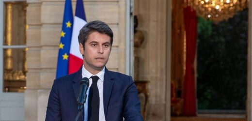 ​Attal złożył dymisję z urzędu premiera, Macron poprosił go, by pozostał